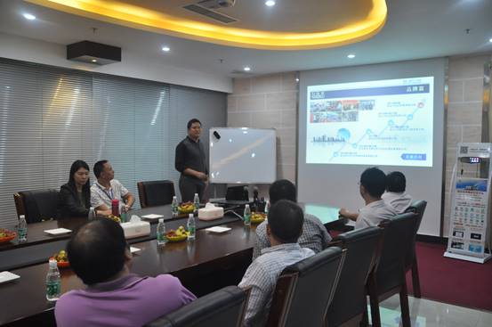 四川省樂(lè )山峨邊縣領(lǐng)導一行蒞臨萬(wàn)達業(yè)參觀(guān)指導